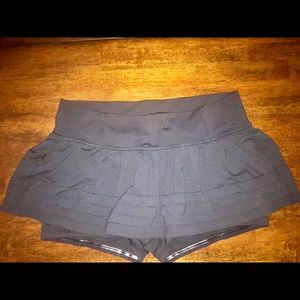 Black Lululemon tennis skirt